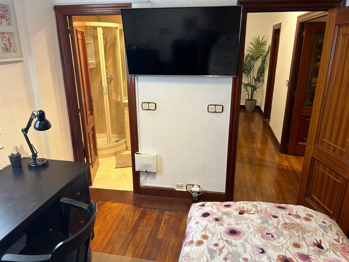 Habitacion Alhondiga Casa De Jorge Apartment Билбао Екстериор снимка